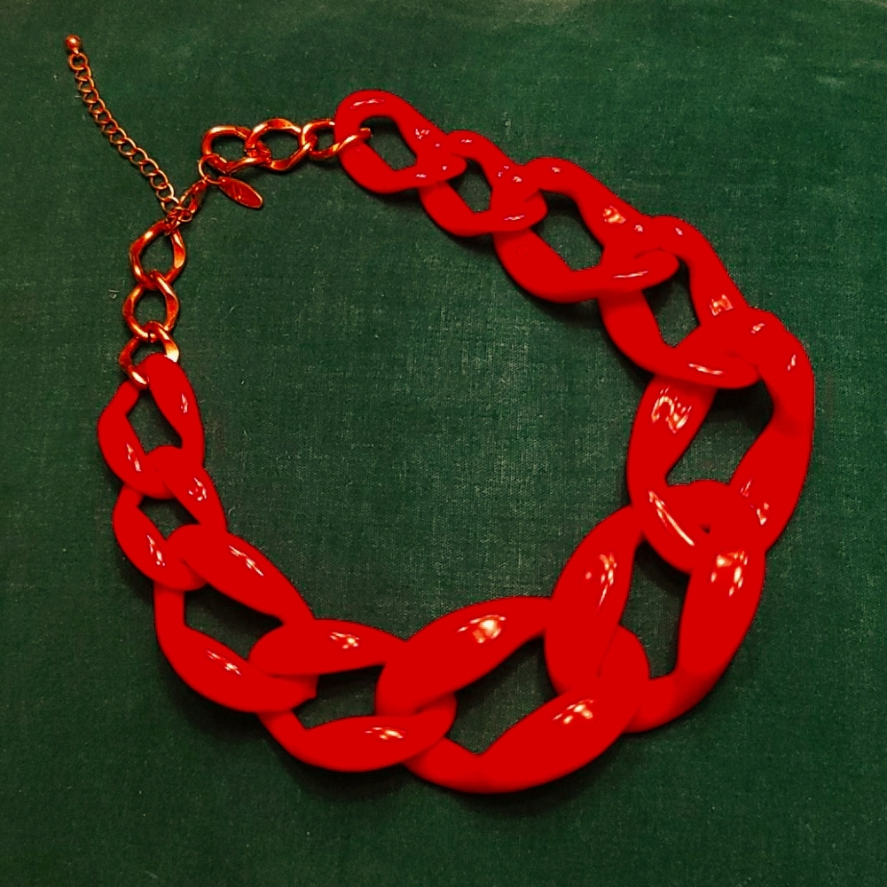 Stunning! Red chain link necklace
